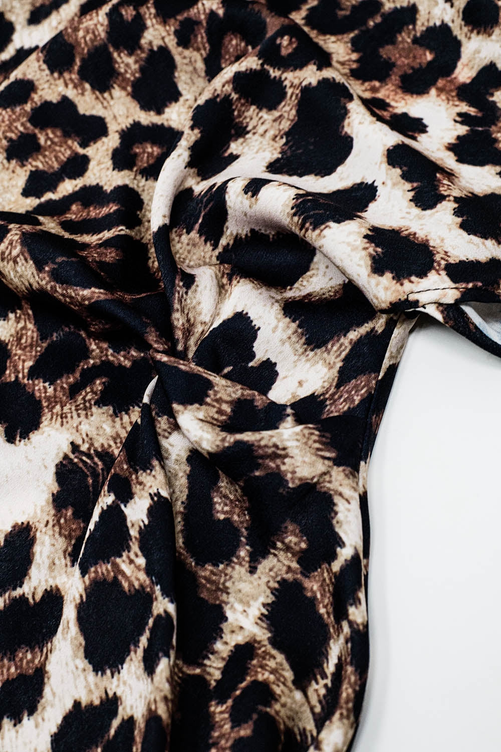 Leopard print maxi dress with knotted detail at the waist - dress