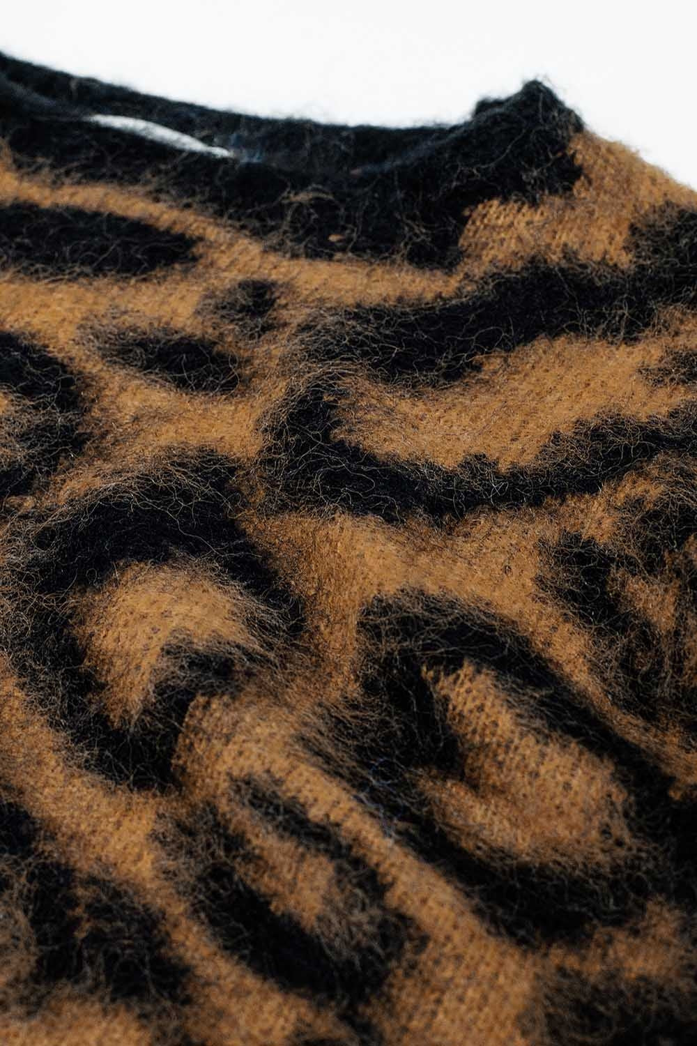 black Leopard print sweater made of knitted fabric with wool