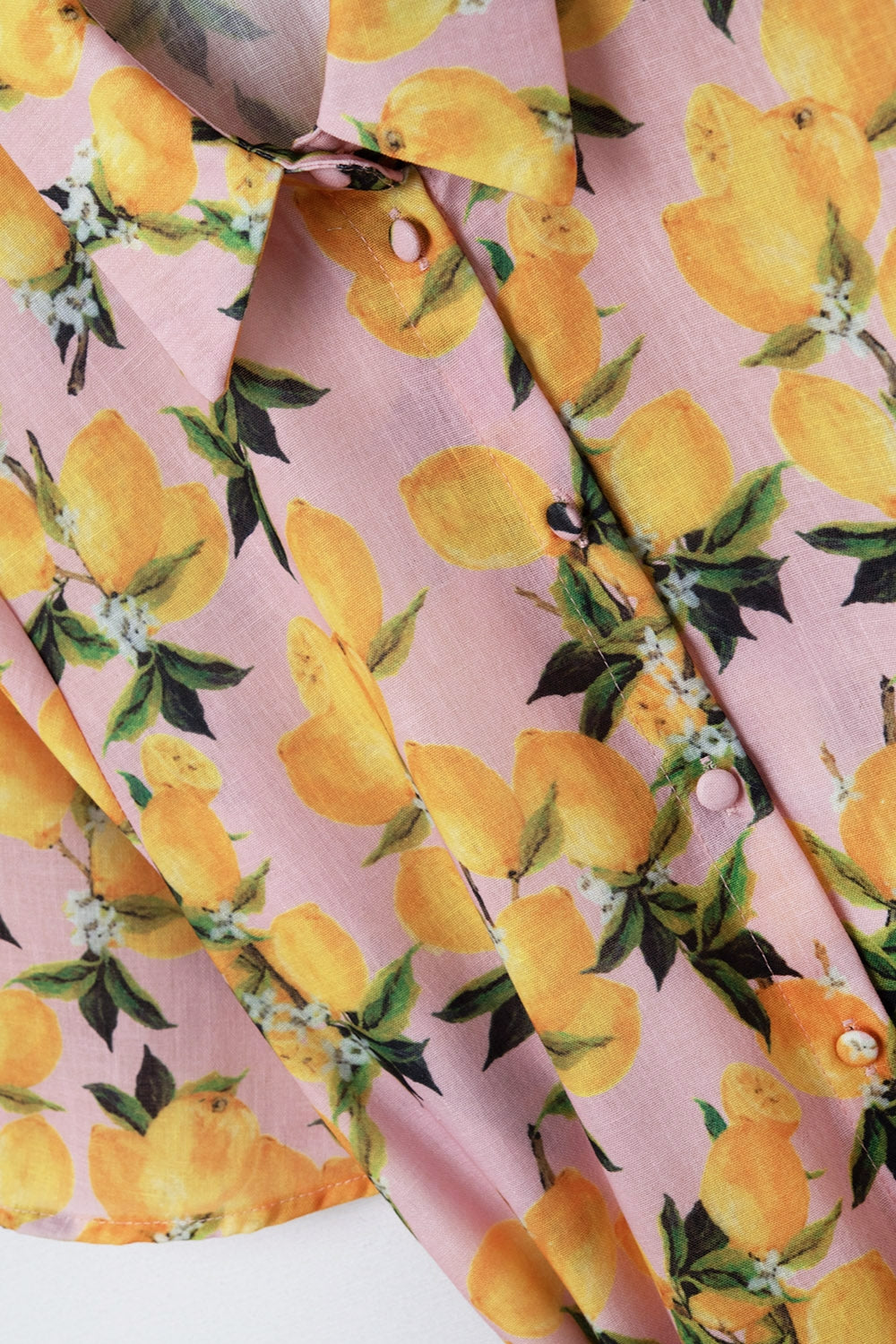 Romantic dress with waistband and lemon print and short sleeves in Pink - dress