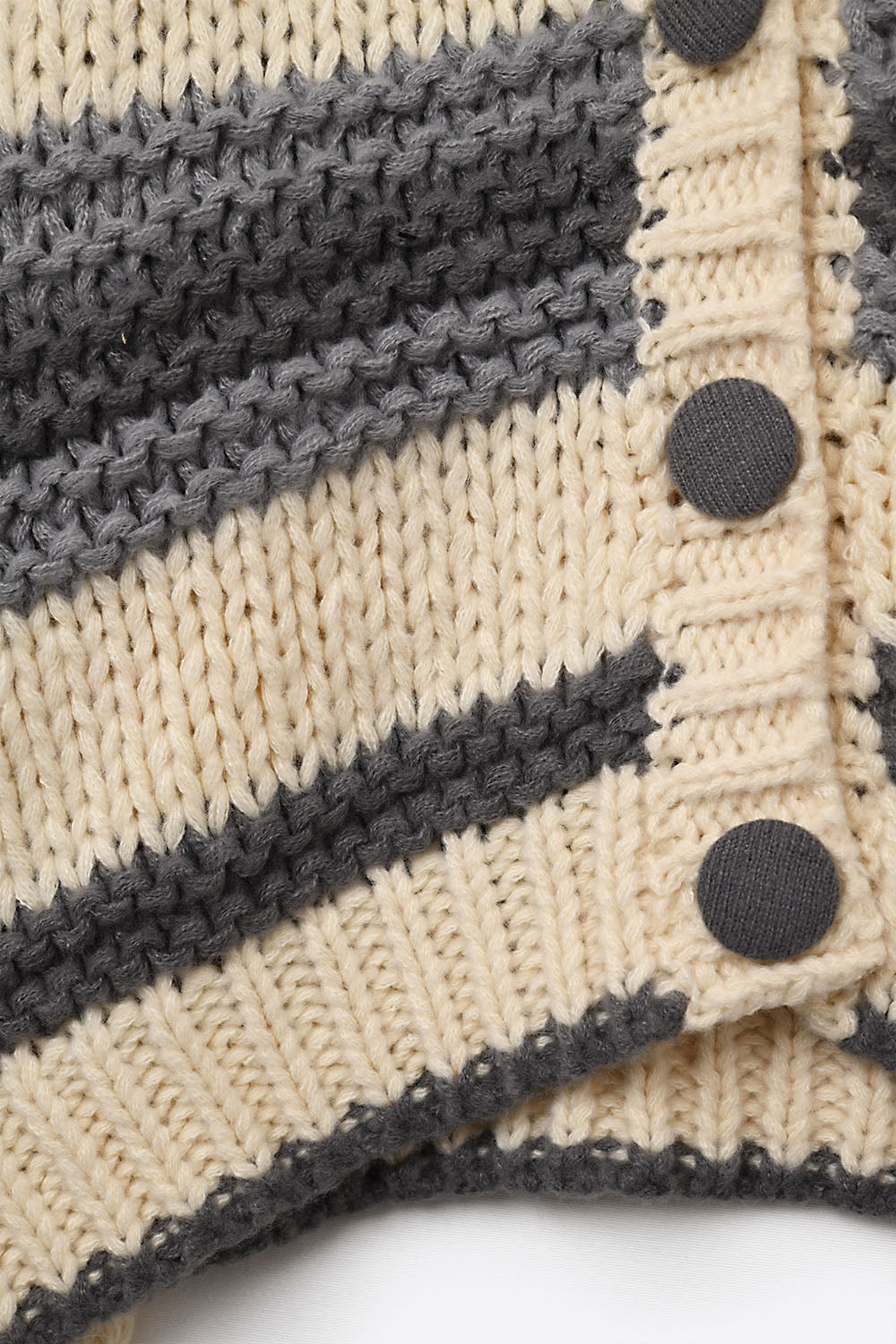 V-neck Chunky Knit Cardigan in striped of Grey and Cream