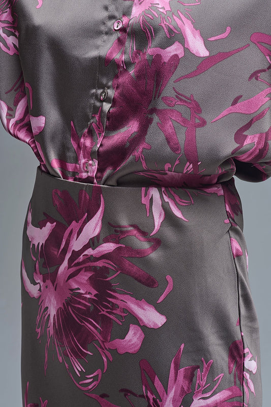 Elegant Floral Midi Skirt made in satin grey - Skirts