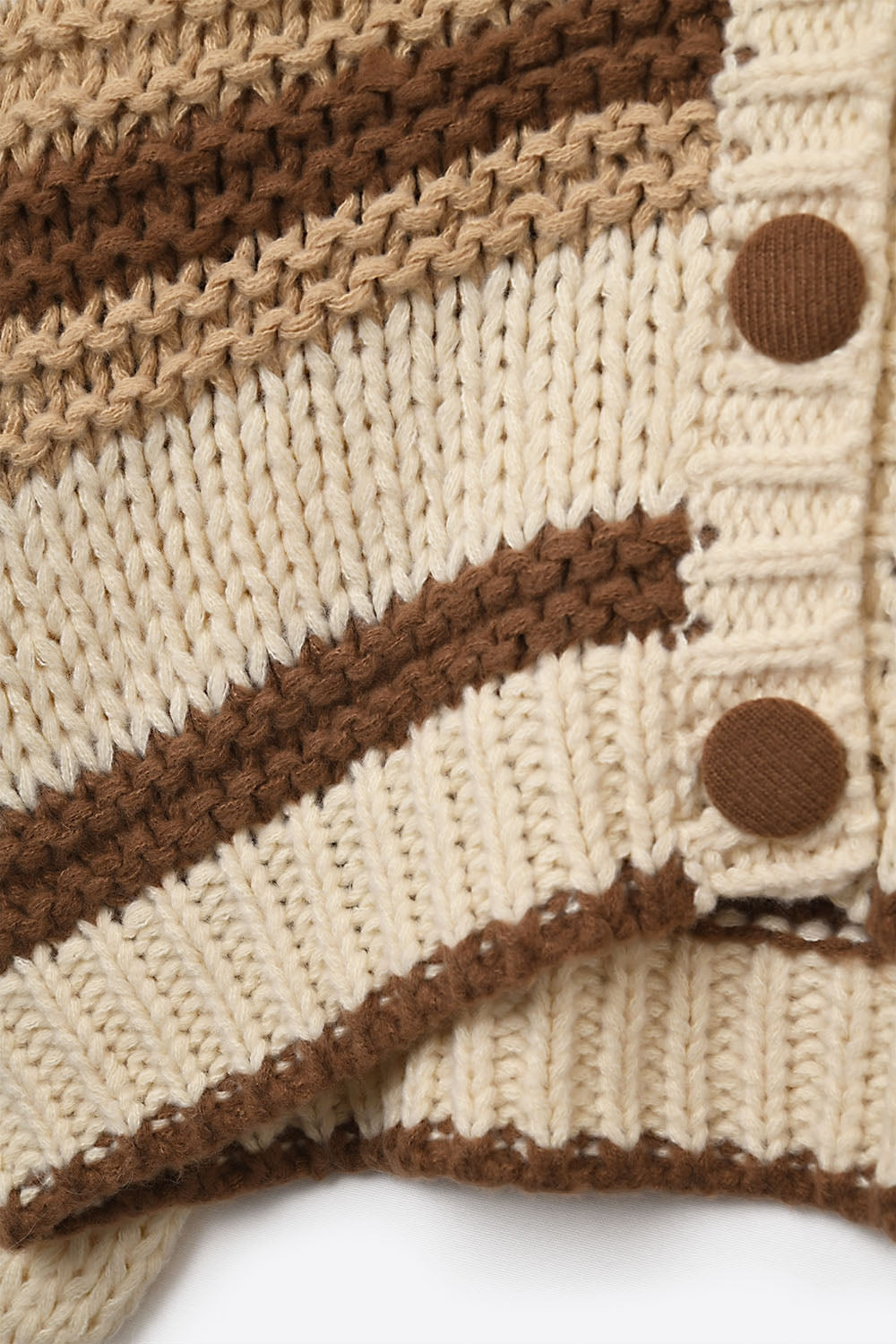 V-neck Chunky Knit Cardigan in striped of Brown and camel