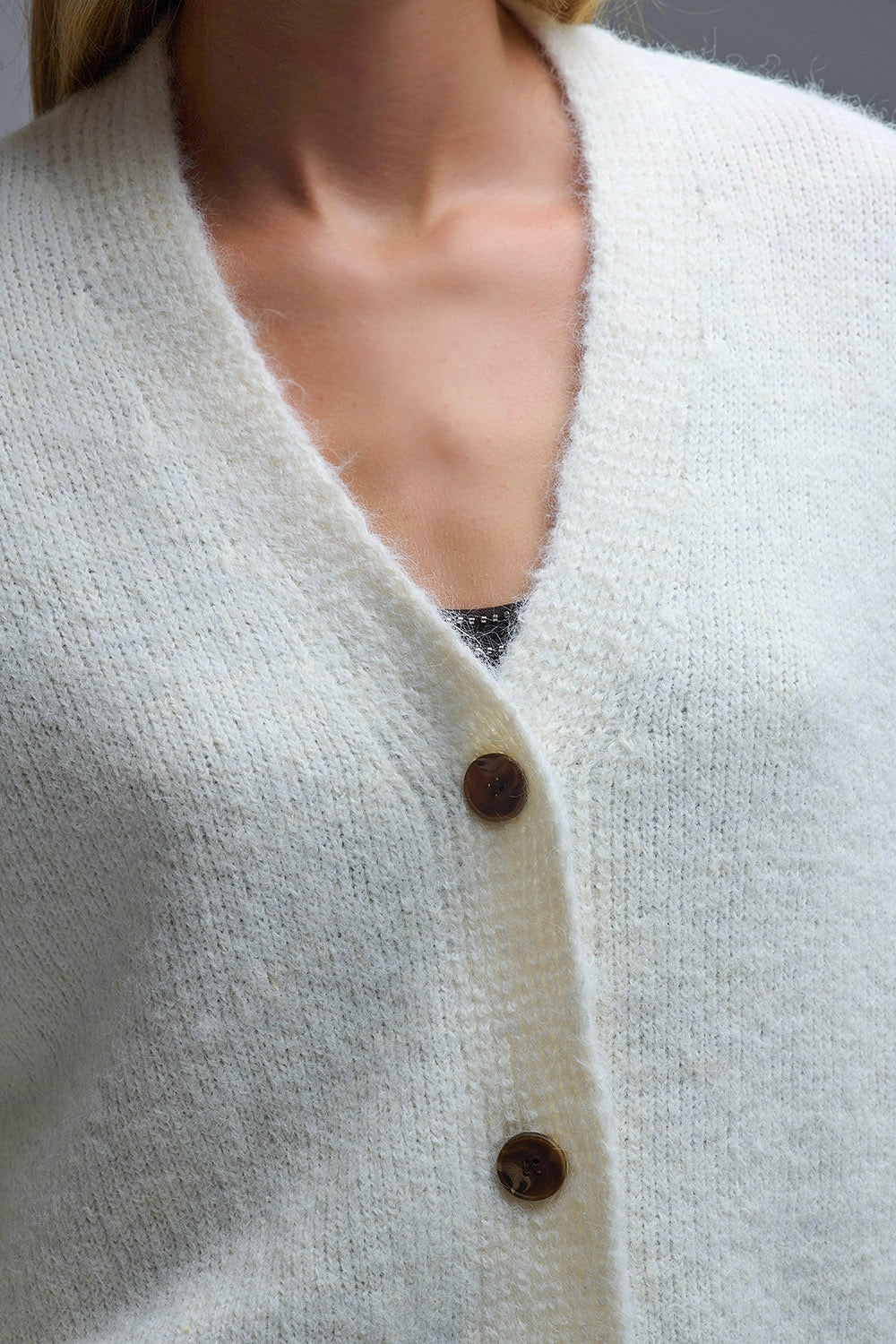 V-neck Basic Cream Buttoned Cardigan