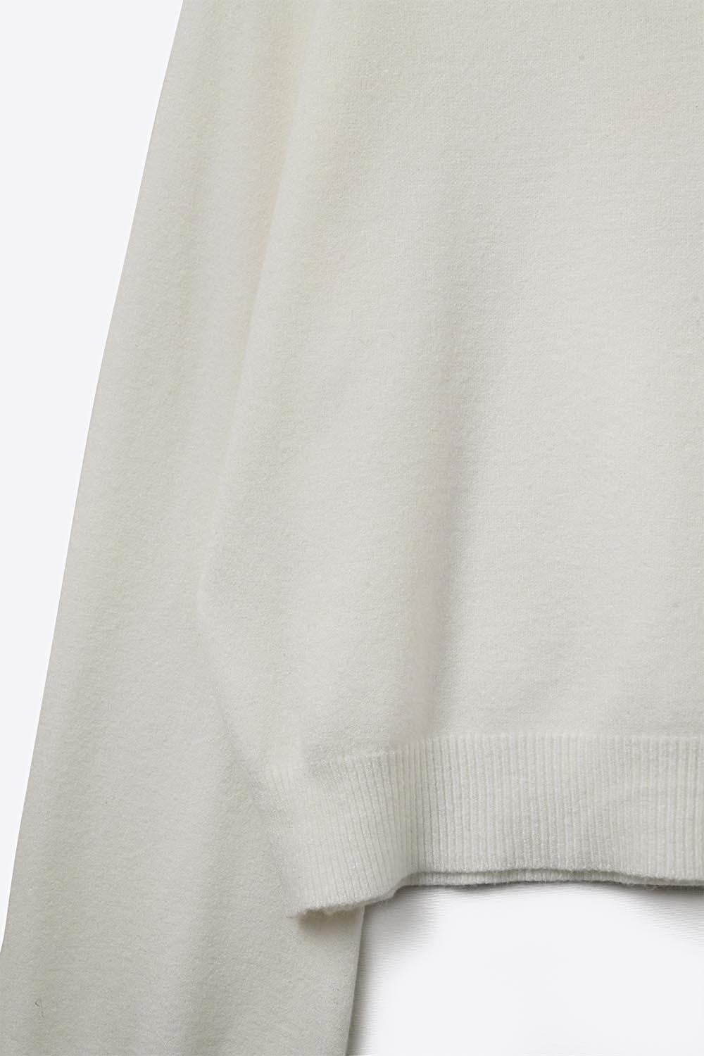 relaxed style white jumper with balloon sleeves