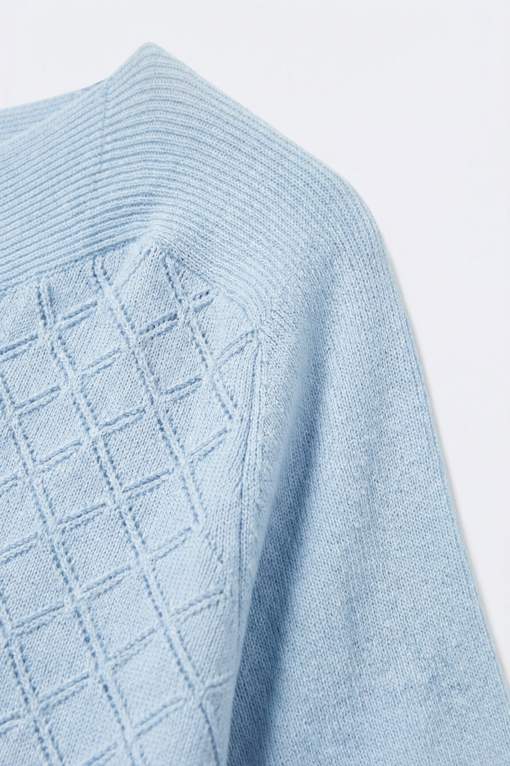 pattern Textured Knit Short Sleeve sweater in light blue