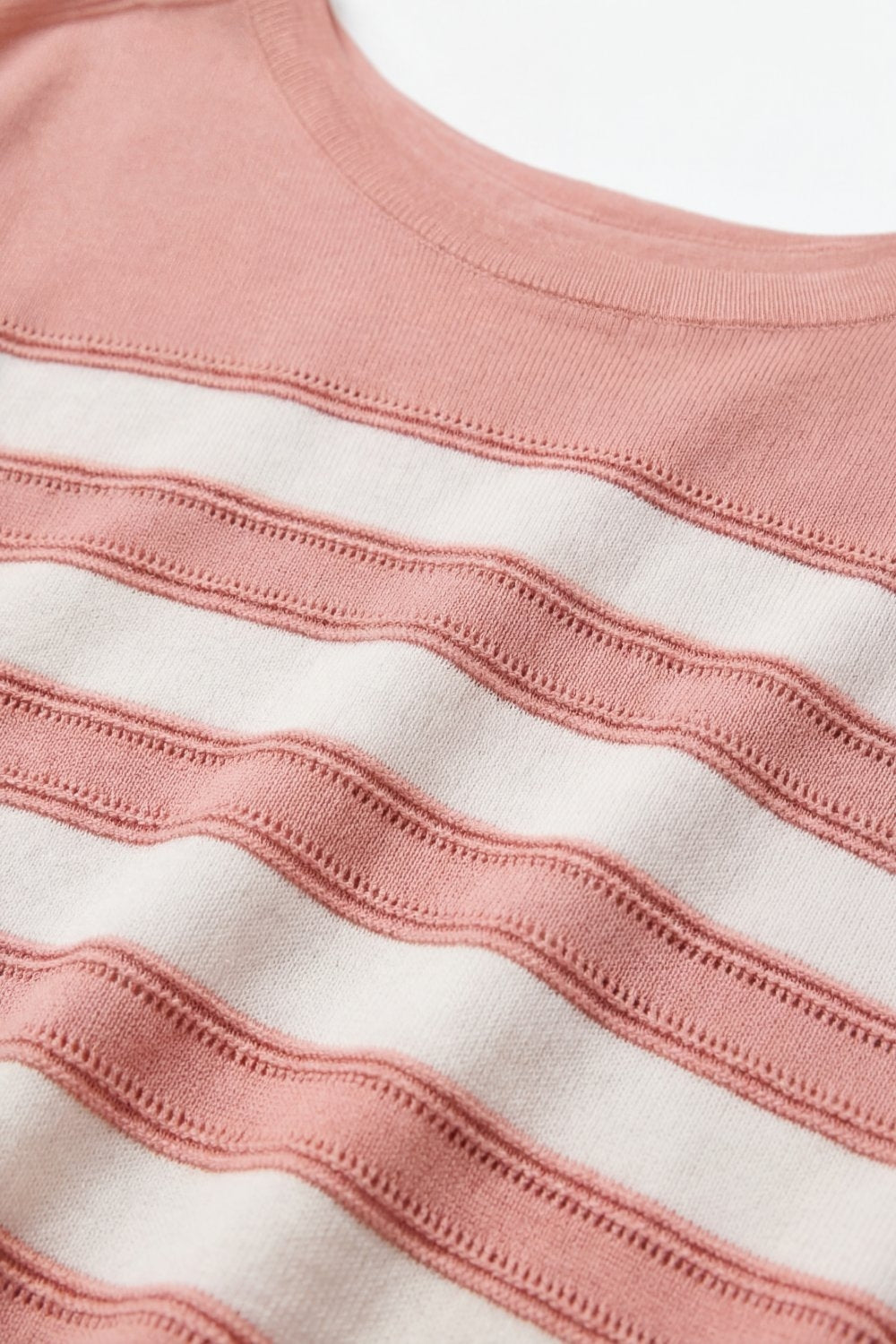 Striped fine Knit Short Sleeve sweater in pink