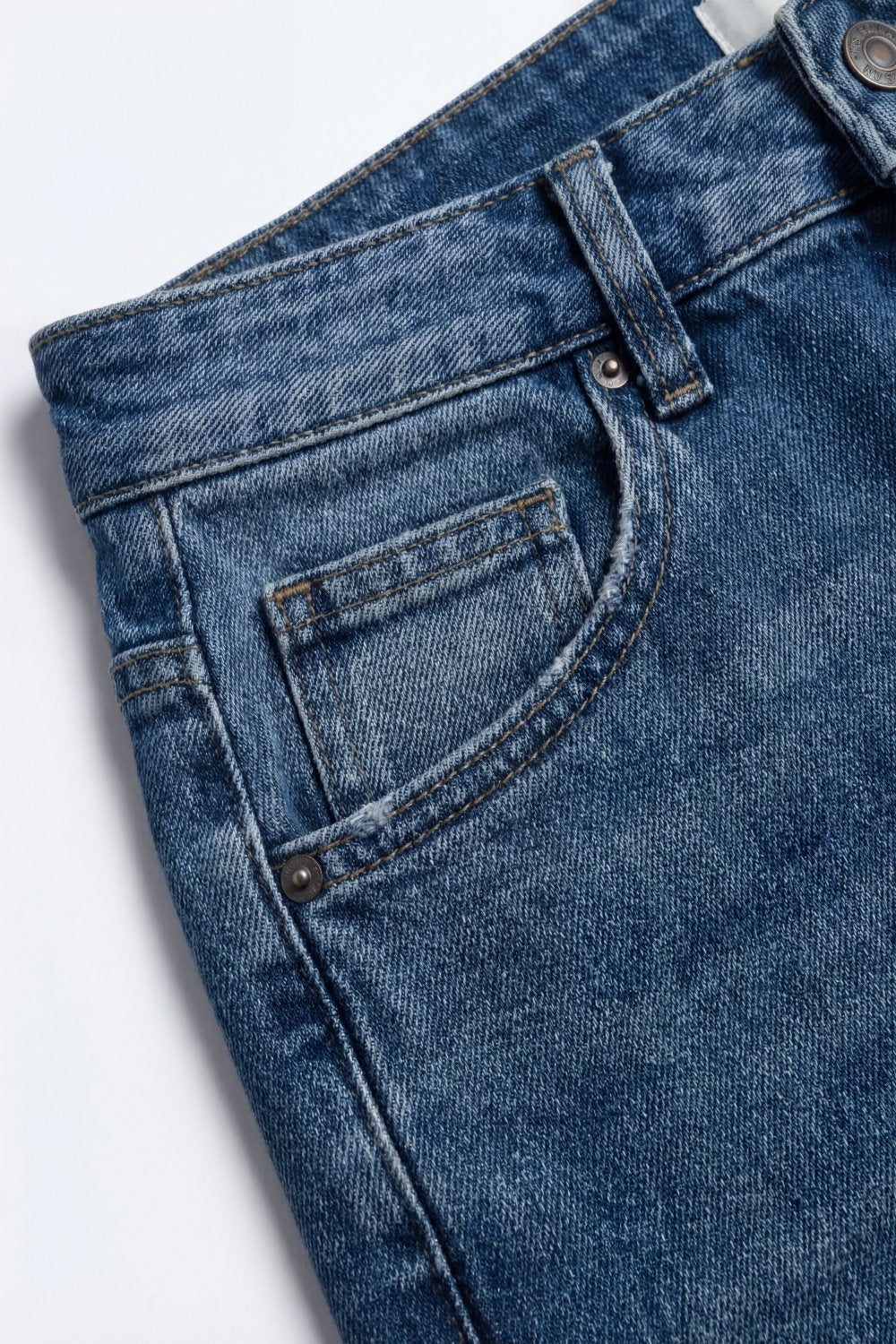 Blue Wide-Leg Light Wash Denim Jeans with Cuffs barrel Style - Denim