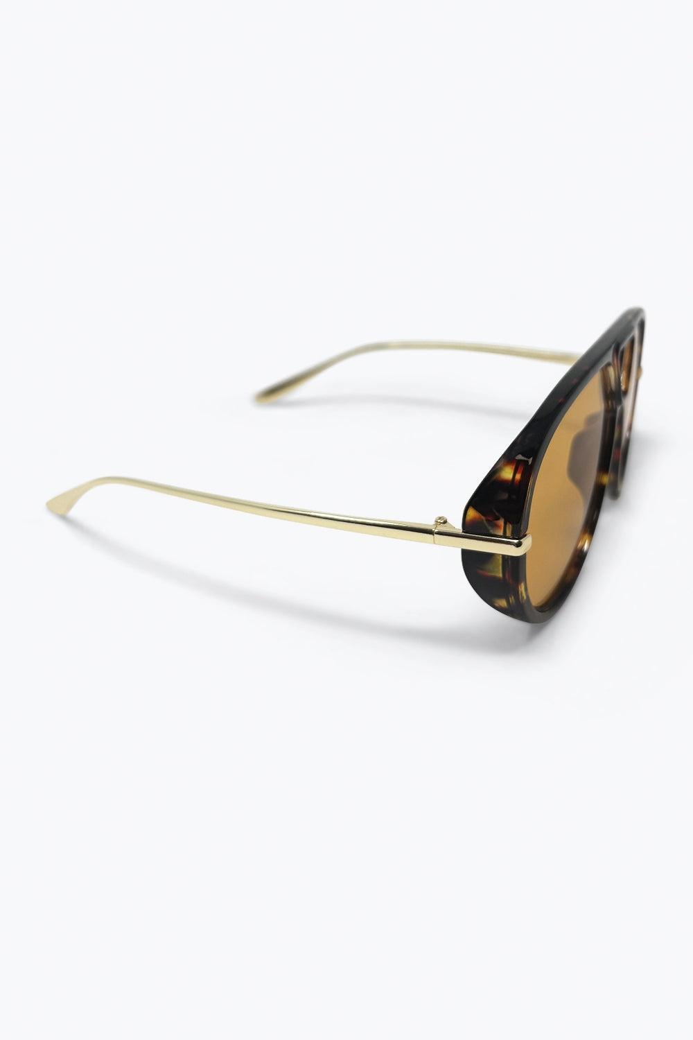 Tortoise Brown Aviator Style Sunglasses with Amber Lens