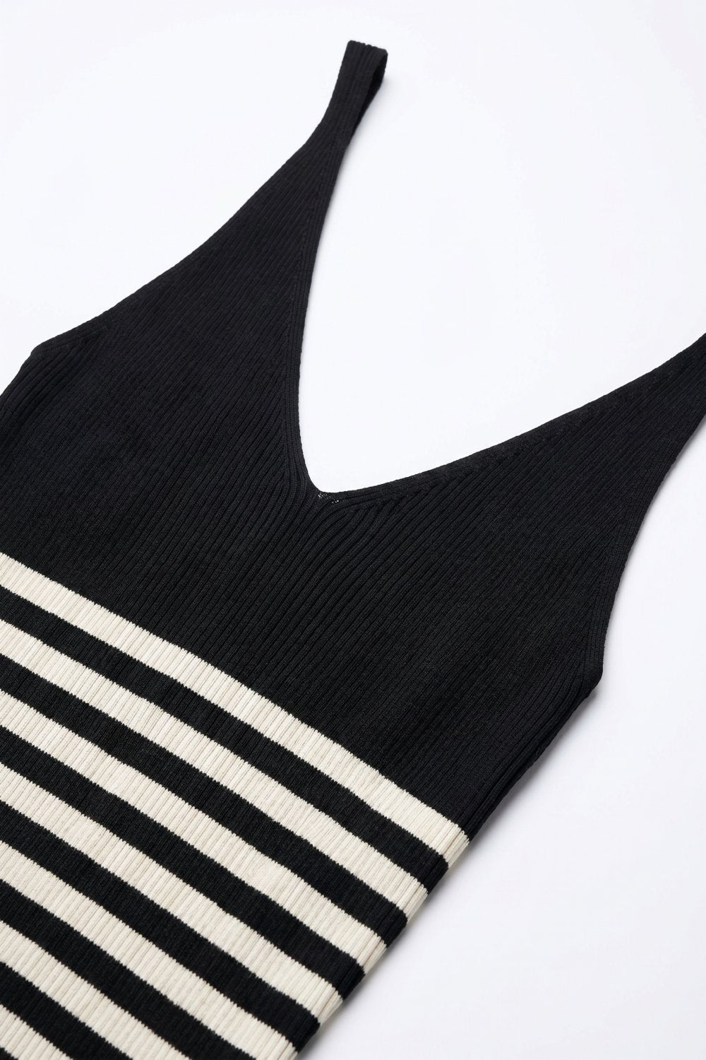 Black Stripe Ribbed Knit V-Neck Fitted Cropped Tank Top