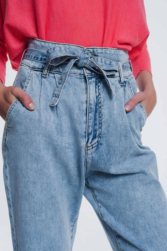 Straight cut jeans in light denim with belt - Denim
