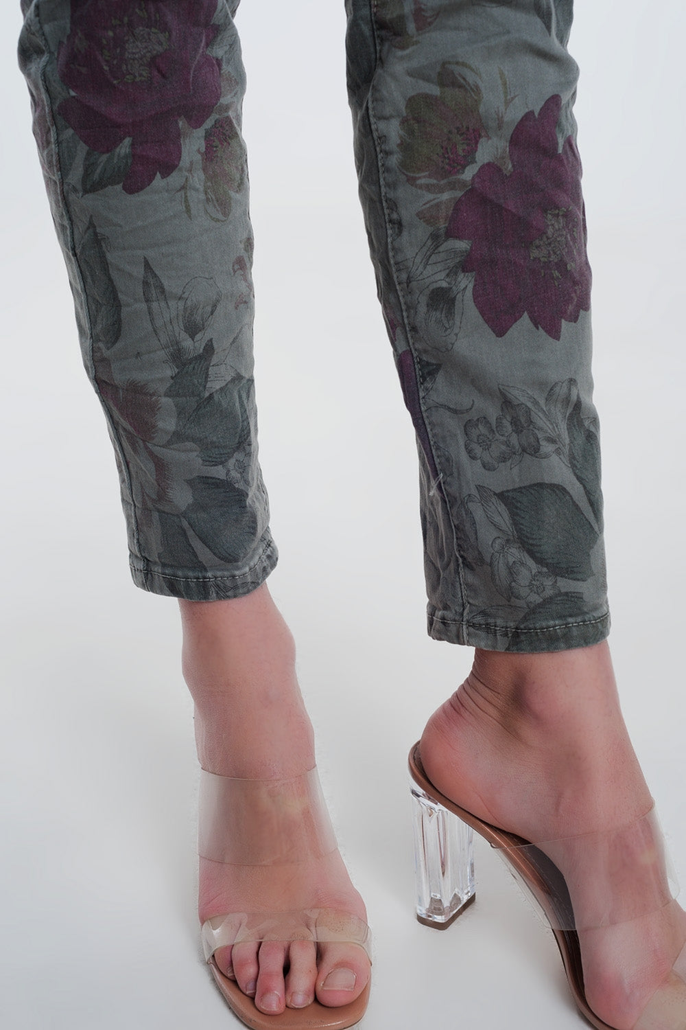 khaki boyfriend jeans with floral print
