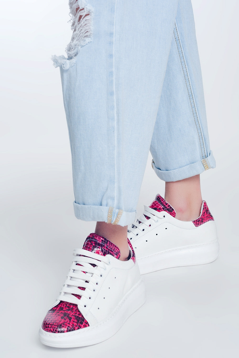 light denim boyfriend jeans
