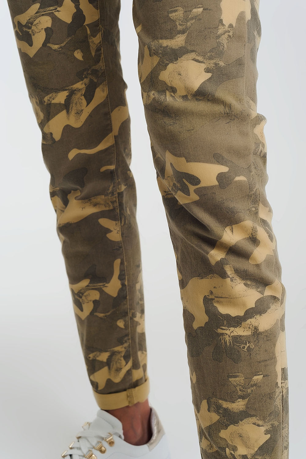 Boyfriend Pants with camo print