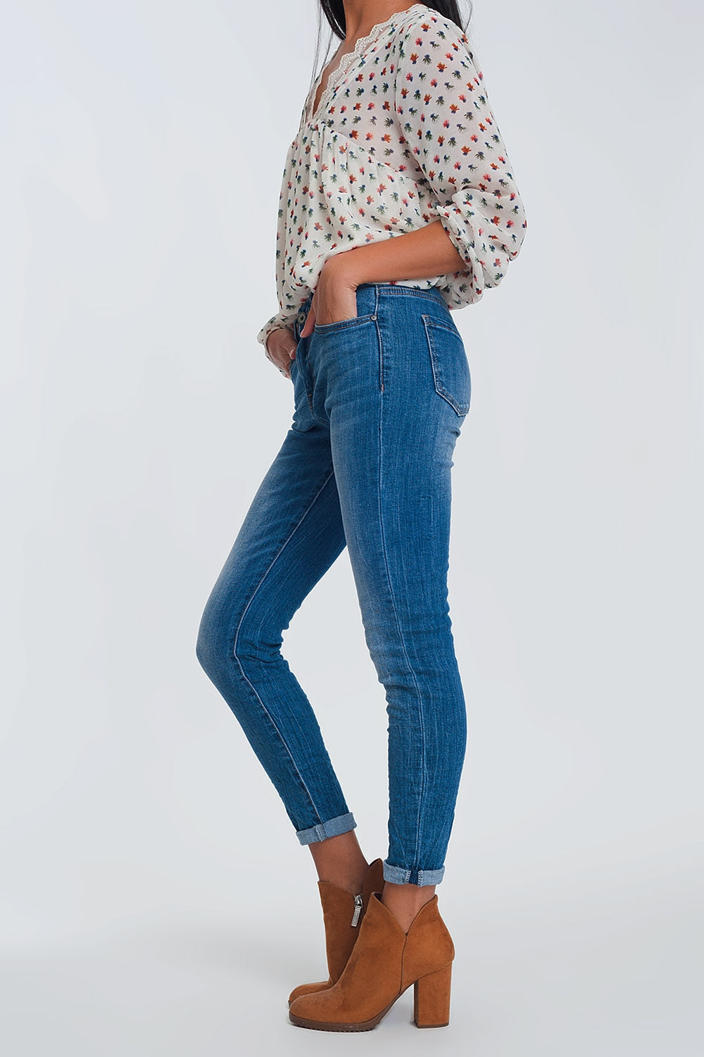 Mid waist skinny jeans in light denim