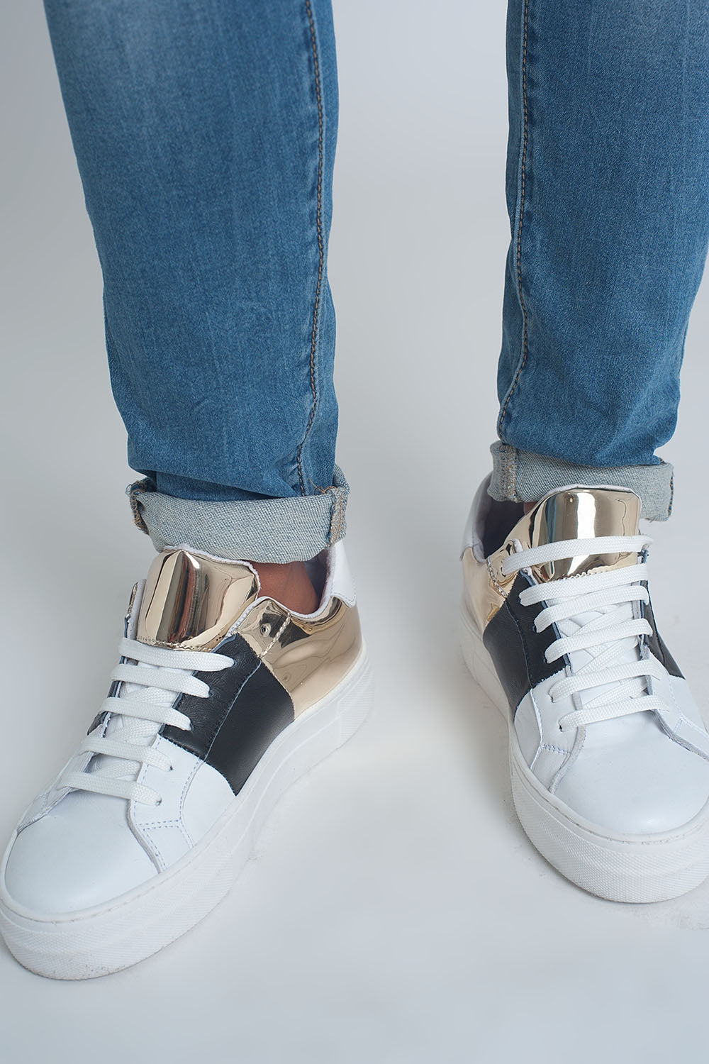 Jean boyfriend déchiré en denim de qualité délavage moyen