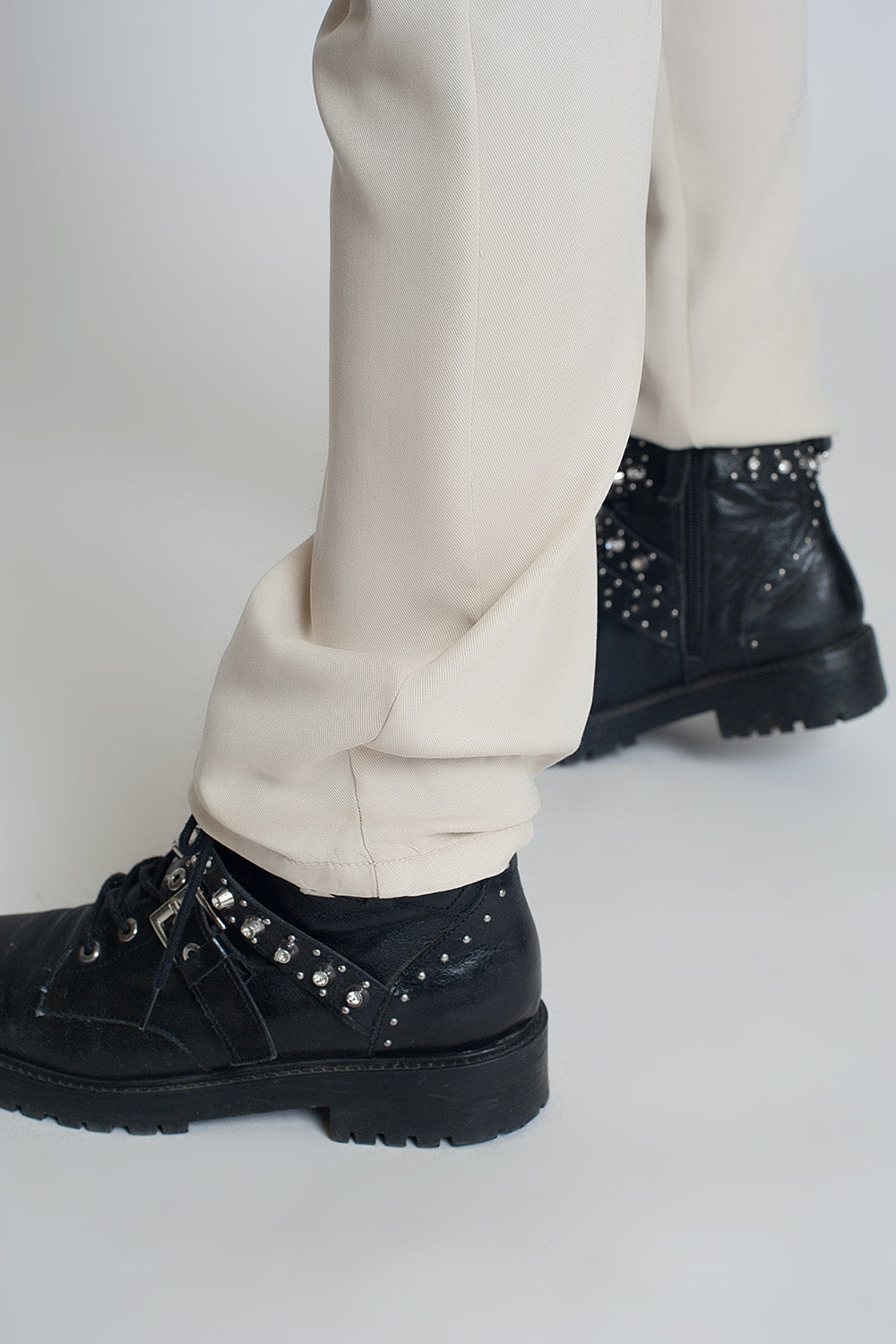 Lightweight Pants with tie waist in beige - trousers