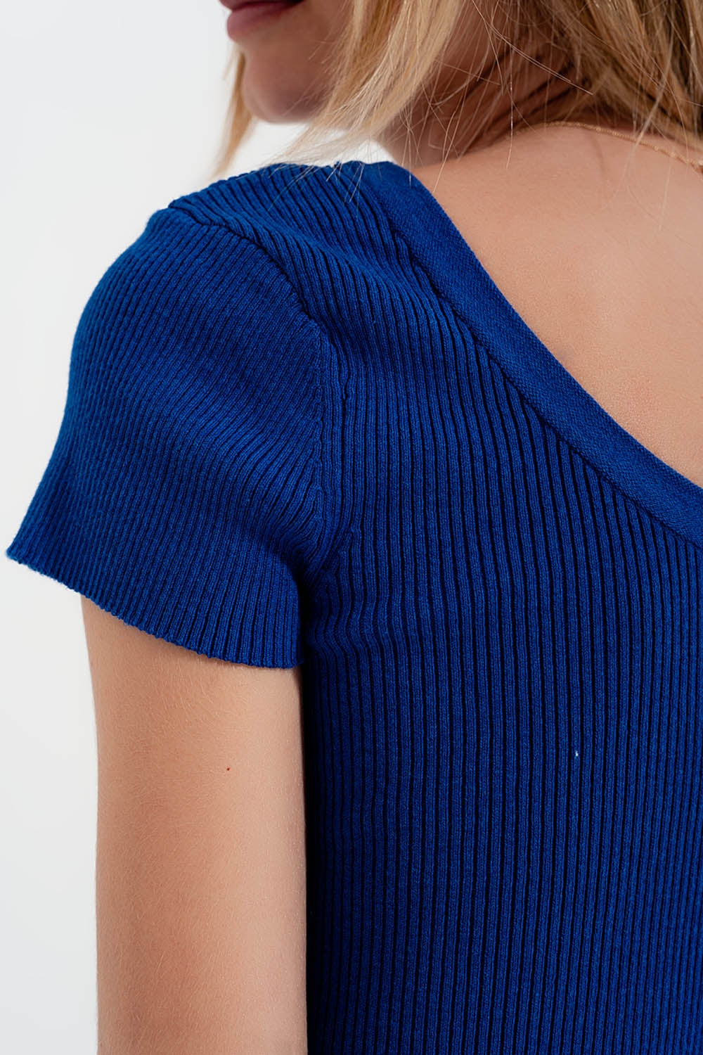 Knitted fit rib crew neck sweater in Blue