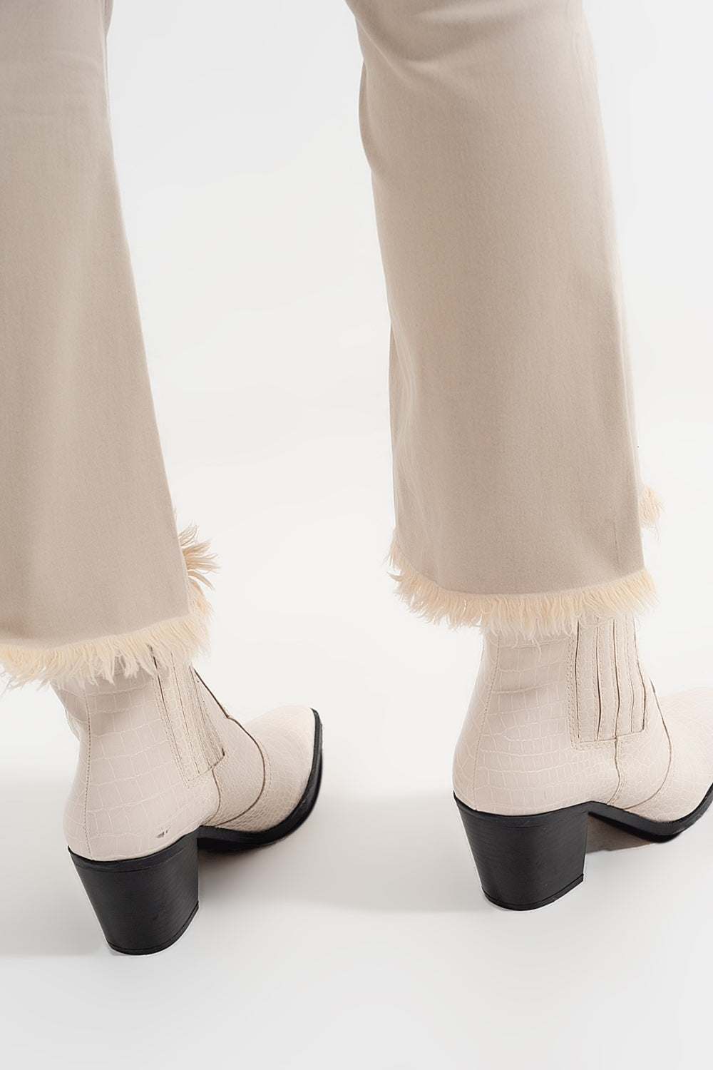 straight jeans in beige with wide ankles - Coloured Jeans