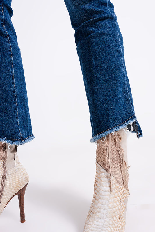 High waisted jeans with asymmetrical hem - Denim