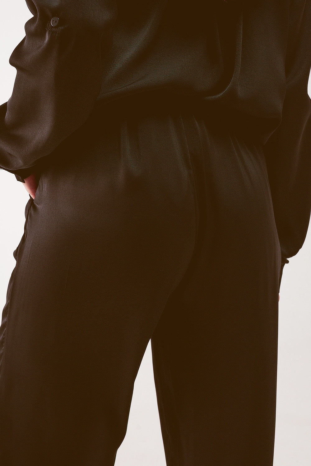 Wide leg belted pants in black