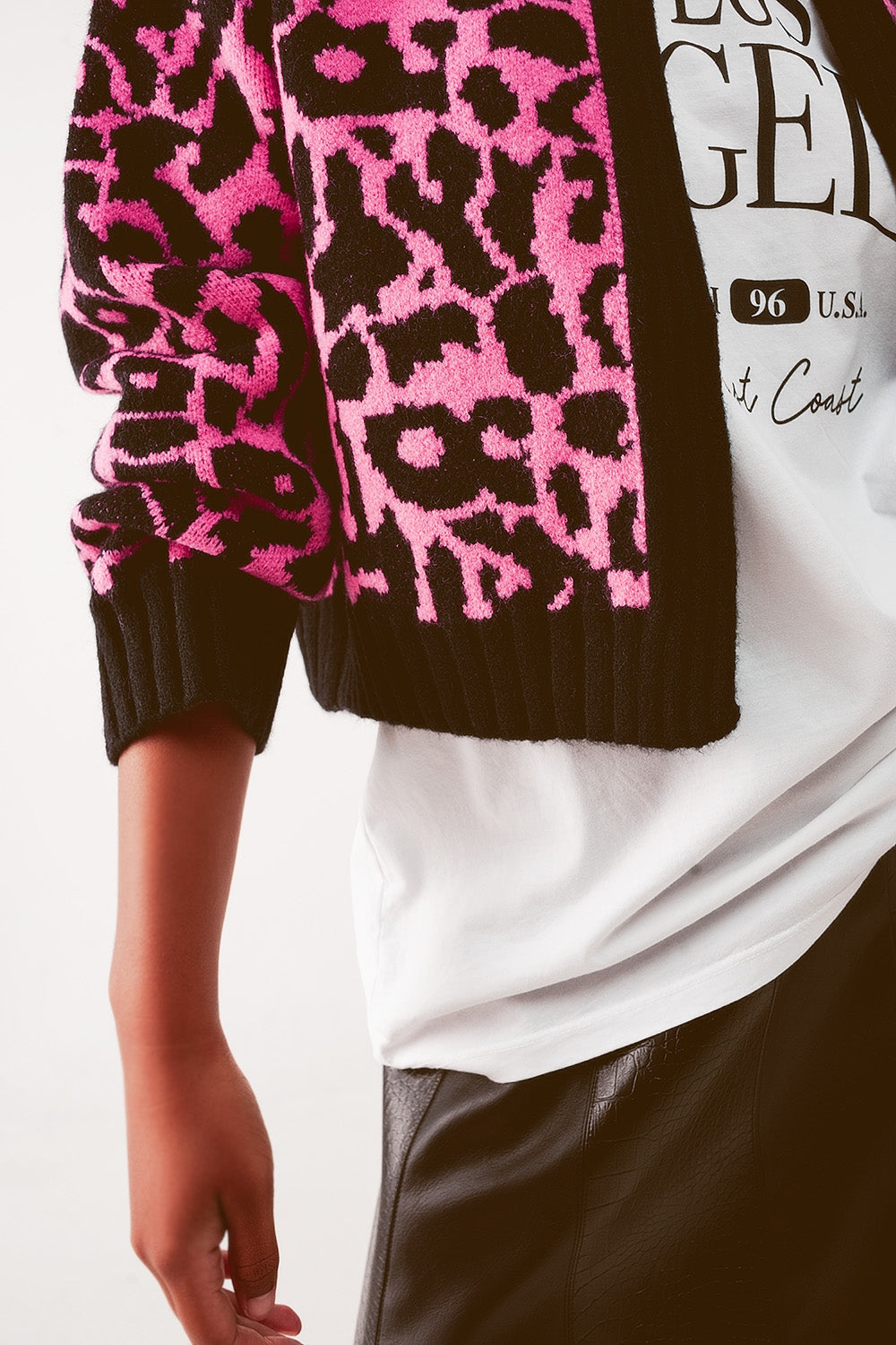 Cardi in fuchsia animal