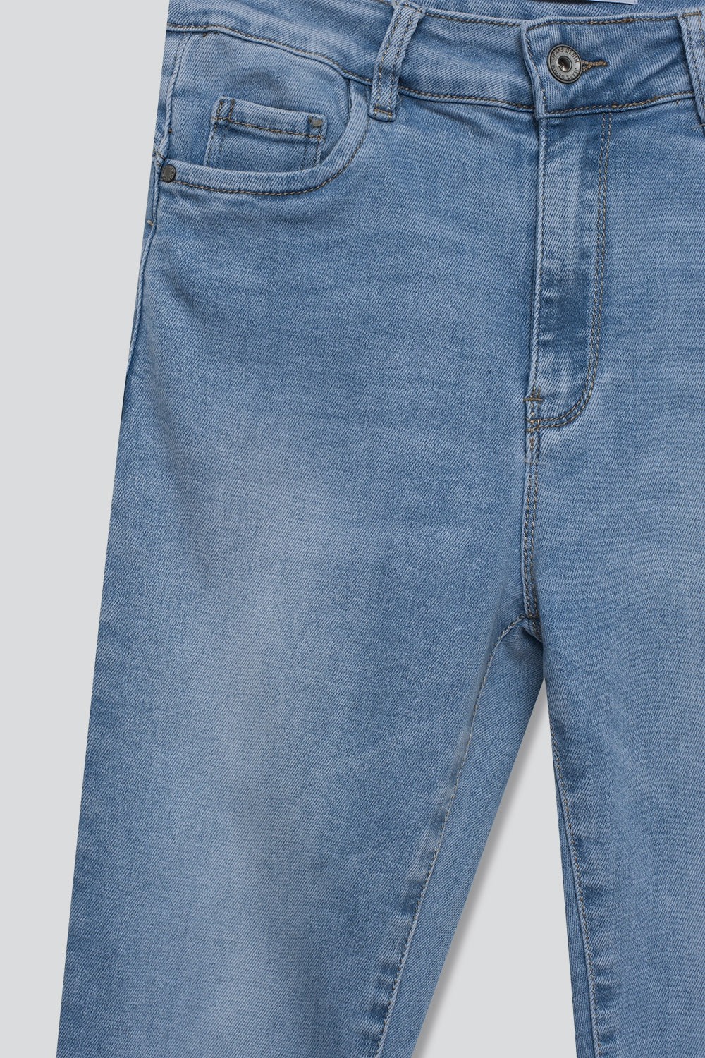 Regular Waist super Skinny Jeans in Light Wash with 5 pockets - Denim