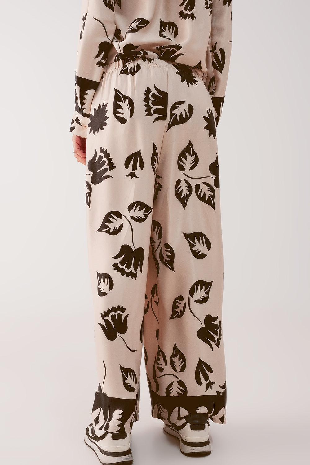 Elasticated super wide leg pants in creme - trousers