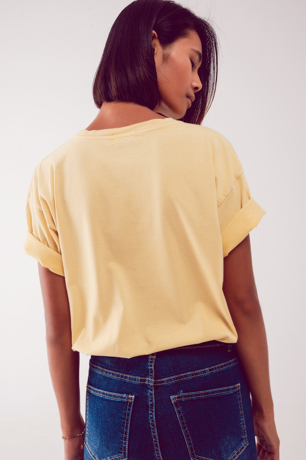 Relaxed t shirt with yellow Vintage Queens graphic print - top