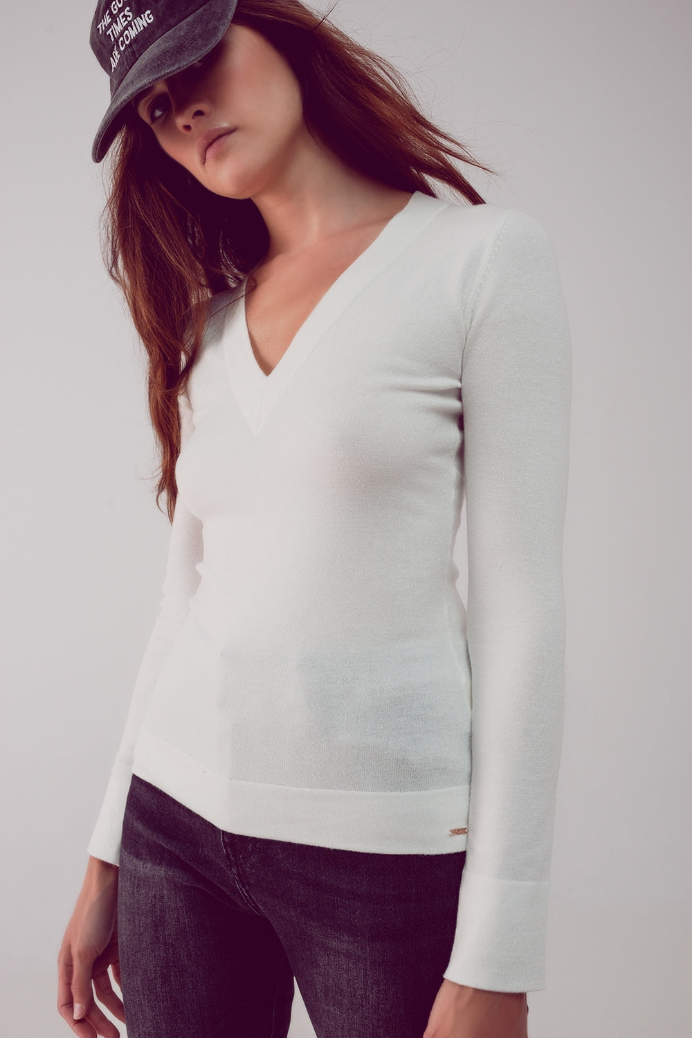 V neck fine knit jumper in cream