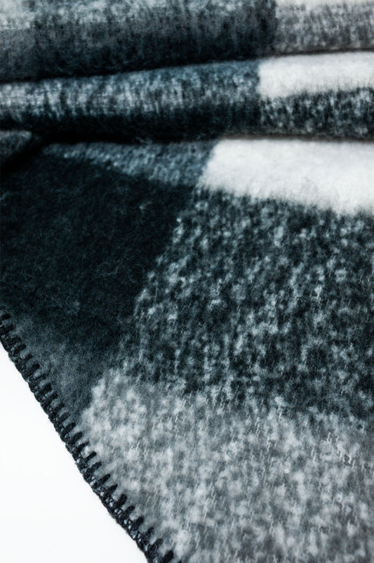 Scarf in black and white - Scarves