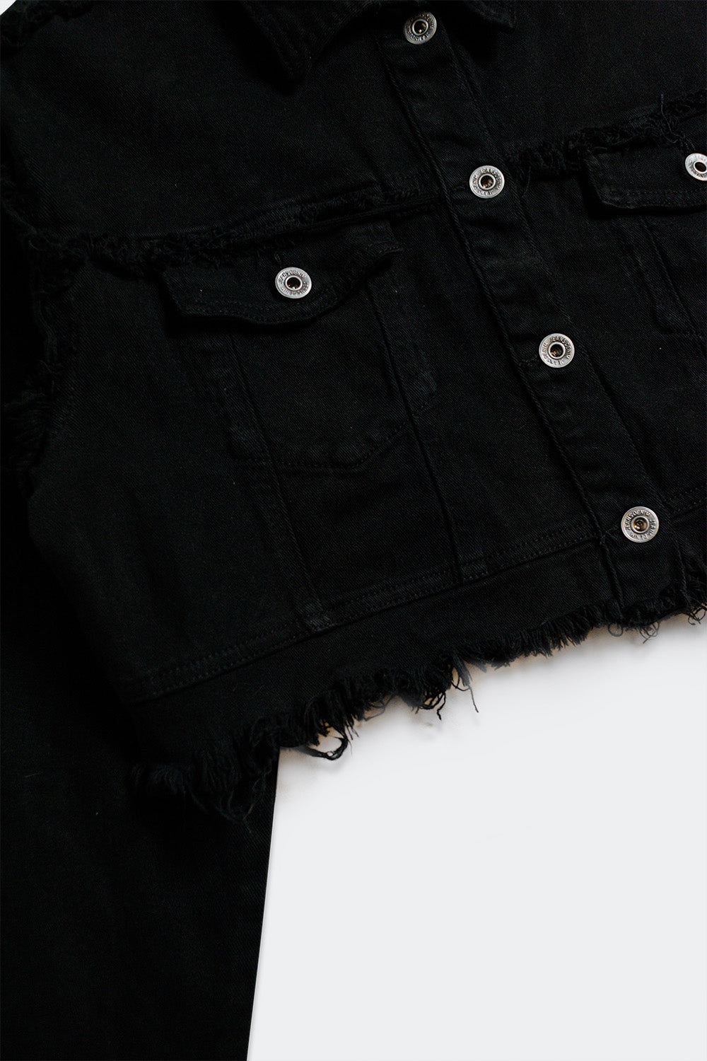 Cropped denim trucker jacket in black