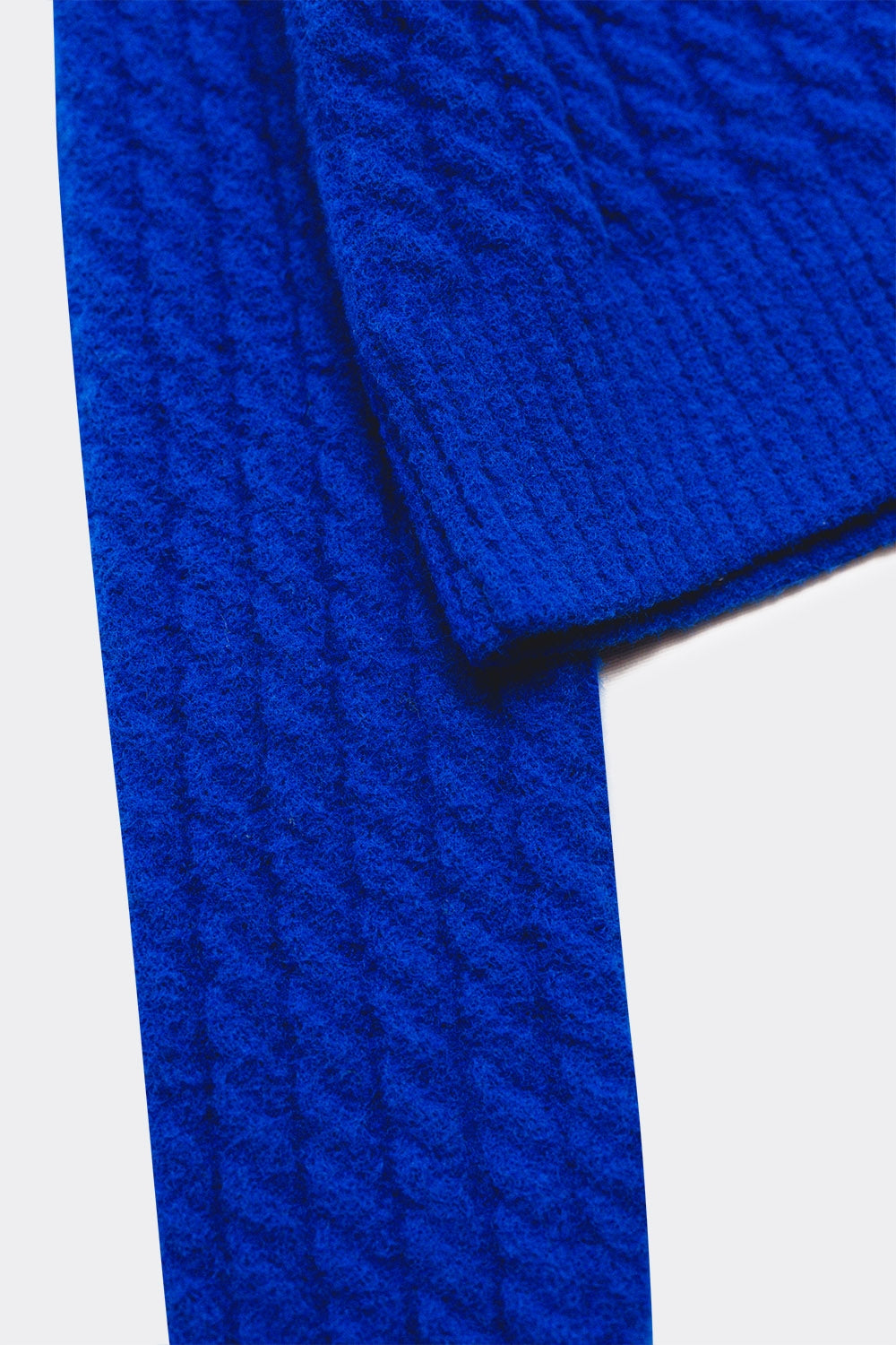 Round neck cable knit crop jumper in blue