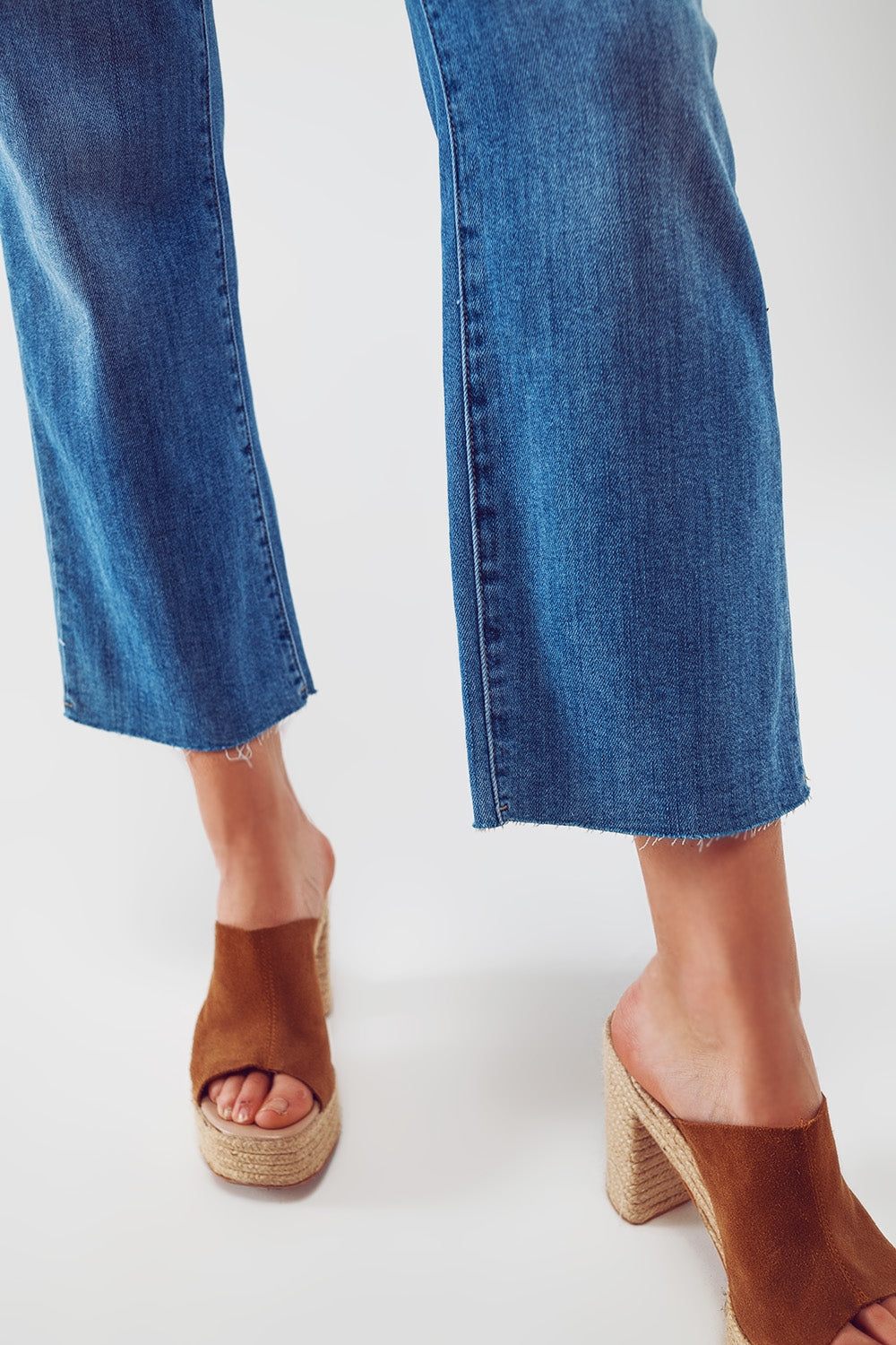Mid Wash Straight Jeans With Raw Hem in Blue - Denim