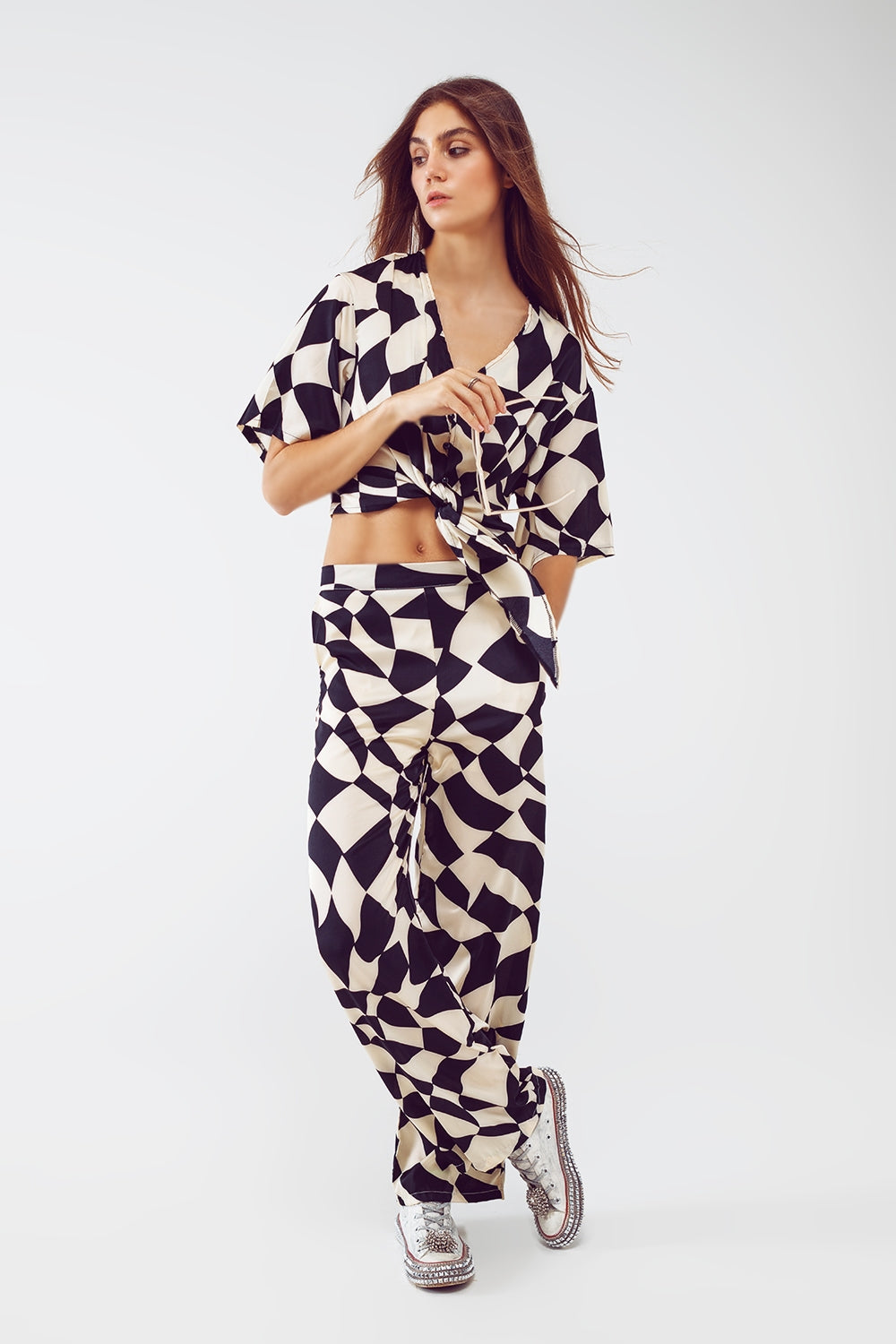 Cropped Shirt With Knot in Bauhaus Abstract Black and White Print - Shirts, top