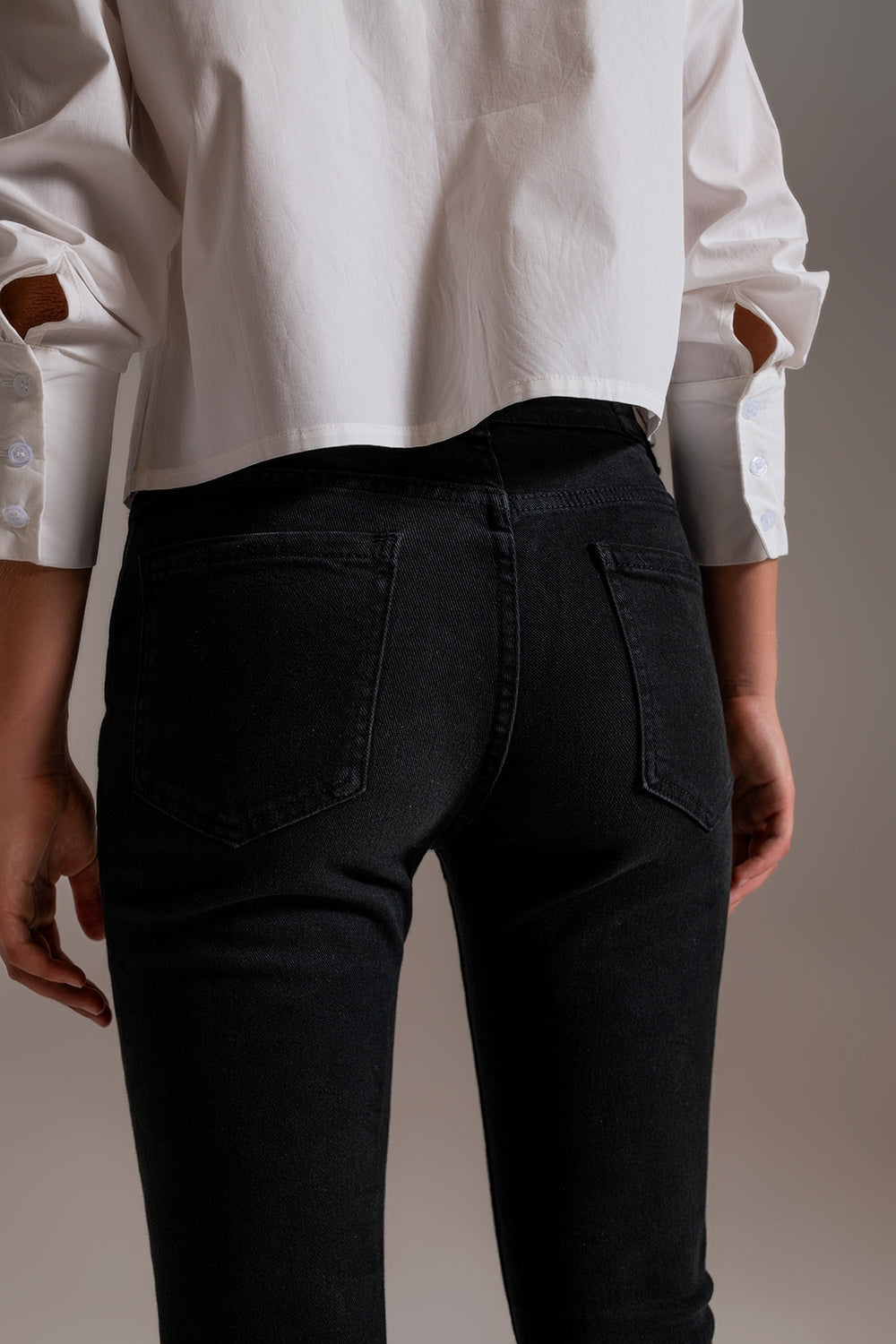 Basic Skinny Jeans in Black - Jeans