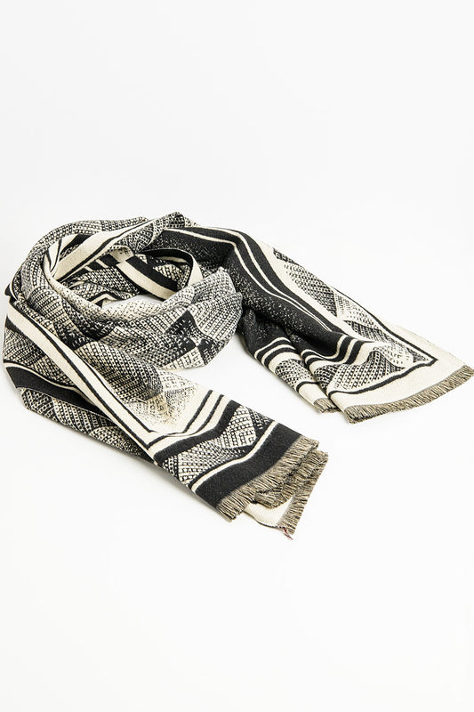 Black knitted scarf with geometric print - Scarves
