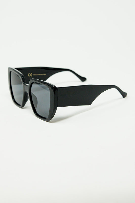 Black pin-up style sunglasses with geometric design and cat eyes - Sunglasses
