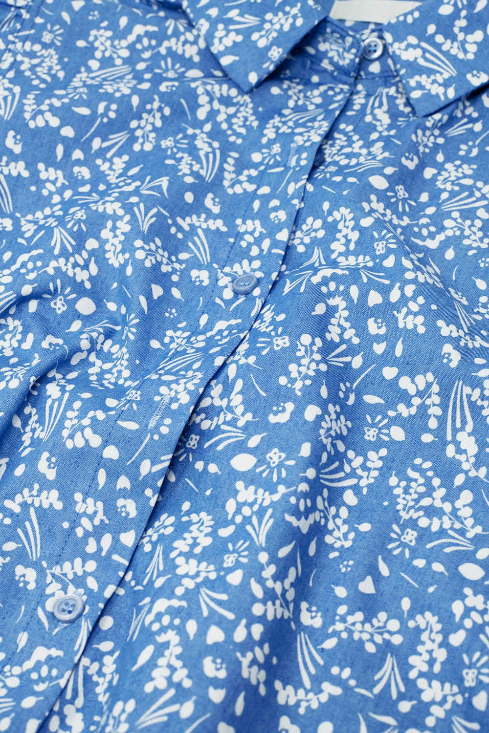 Blue Blouse with Floral Design and short sleeves - Blouses