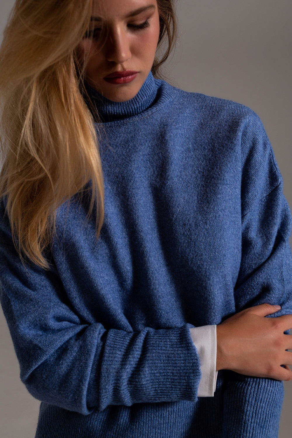 Blue turtleneck sweater in a soft knitted fabric - Jumpers