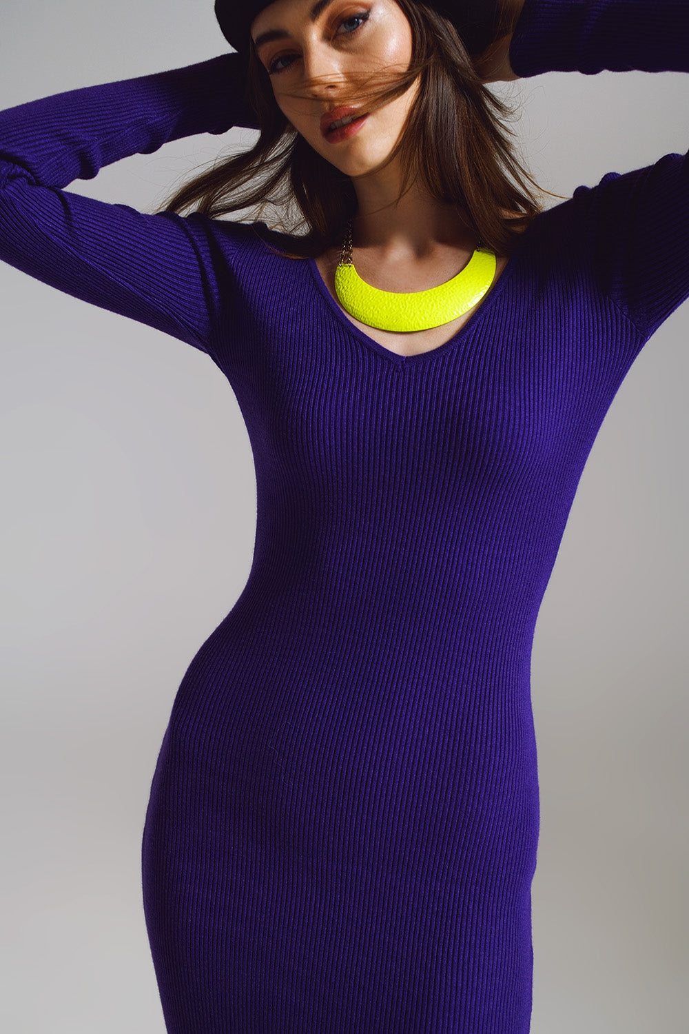 Bodycon Midi Knitted Dress With V-neckline in Purple - Dresses