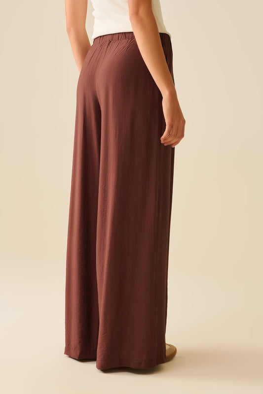 Brown pants with wide leg in light viscose fabric - Trousers