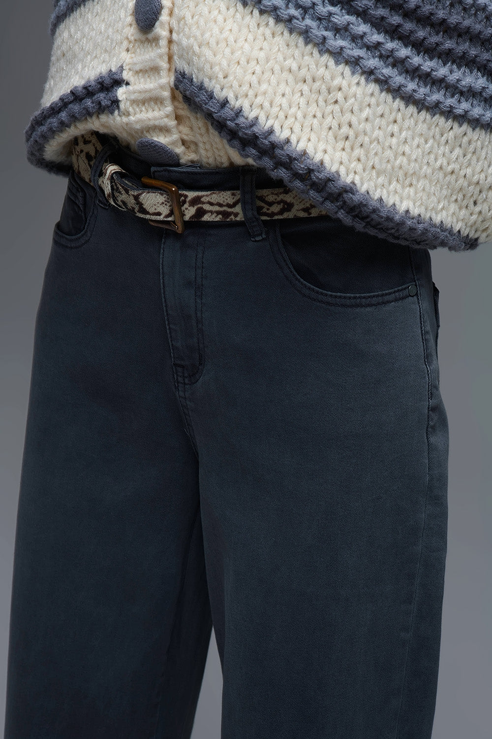 Comfortable stretch jeans with barrel leg in grey - Jeans