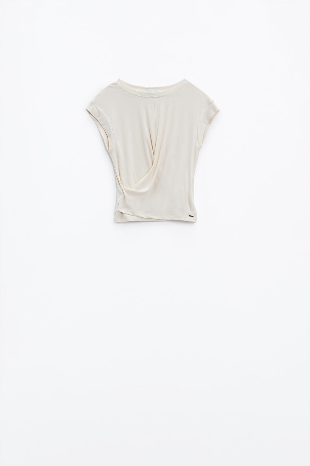 Cream short-sleeved top crossed at the bottom front - Tops