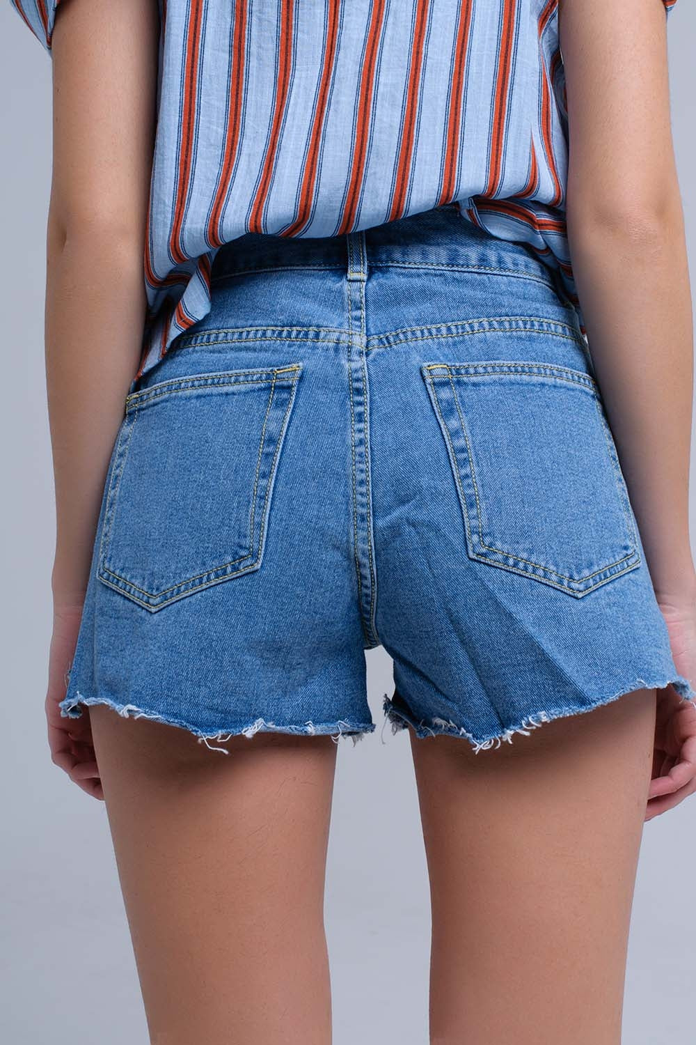 Denim mid wash blue short with floral design - Jeans