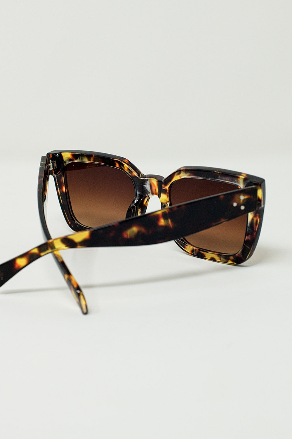 Elongated Squared Sunglasses With Dark Lenses in Tortoise Shell - Sunglasses