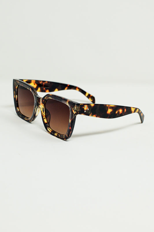 Elongated Squared Sunglasses With Dark Lenses in Tortoise Shell - Sunglasses