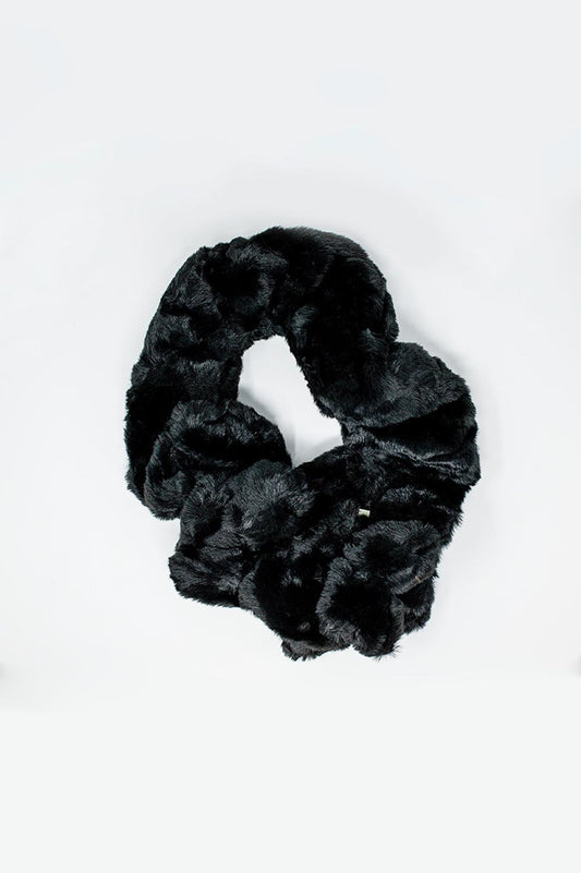 Faux fur collar in black - Necklaces
