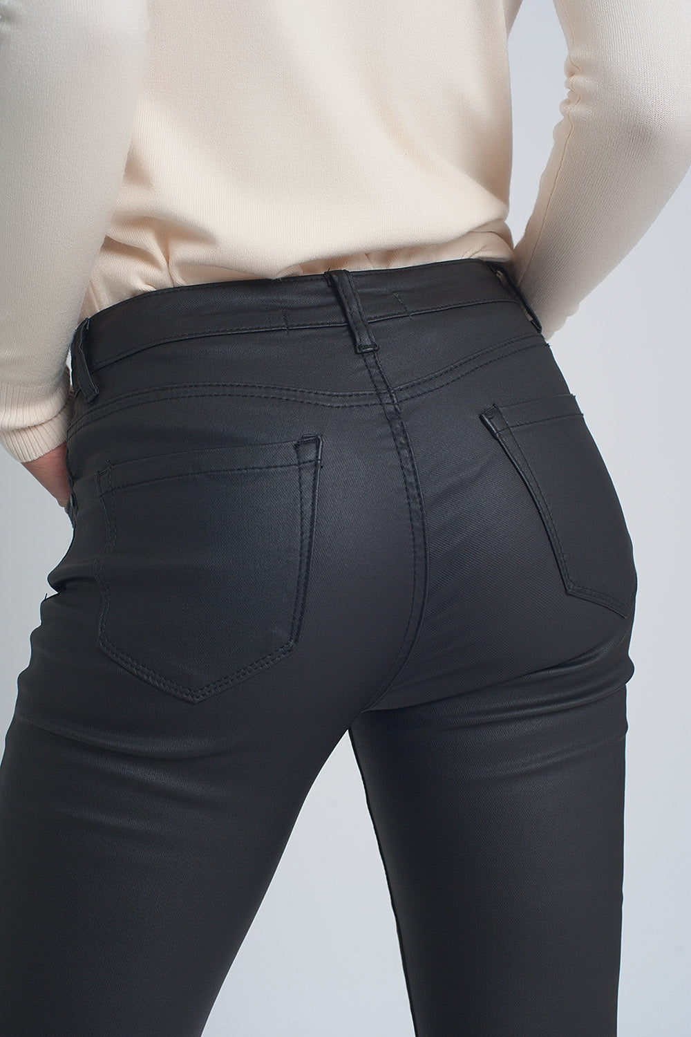 Faux leather skinny trousers in black colour - Trousers