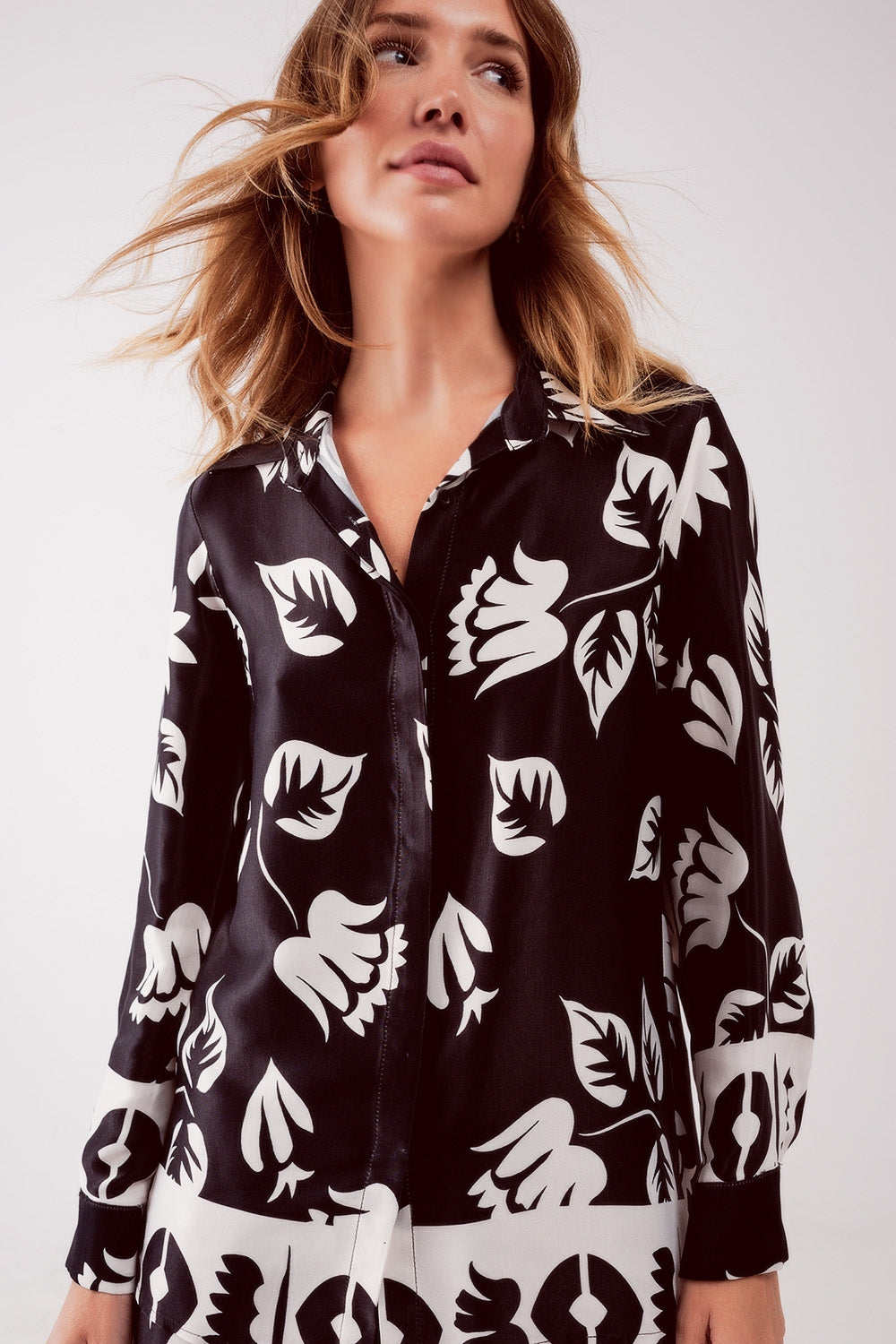 Floral print shirt in black - Shirts