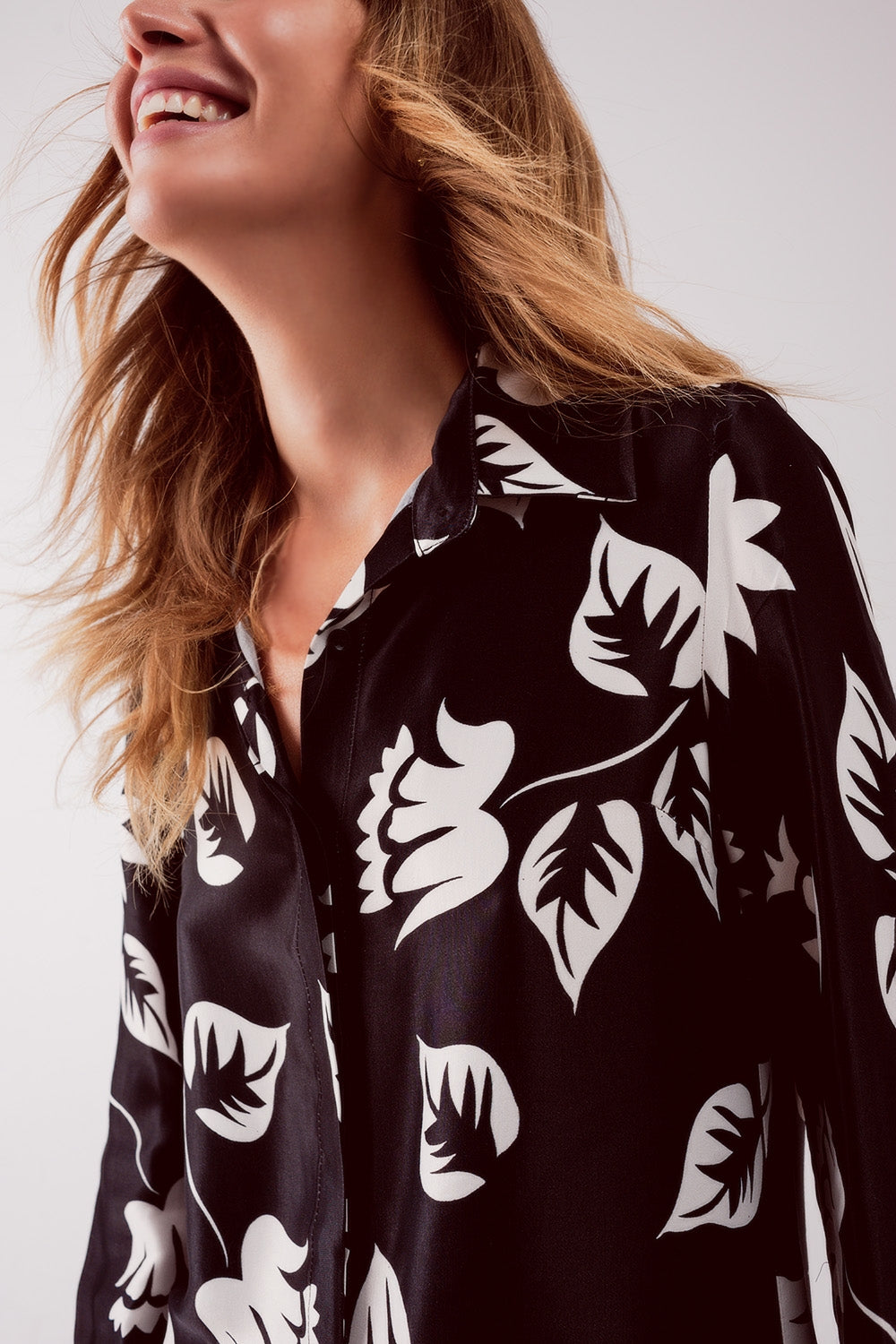 Floral print shirt in black - Shirts